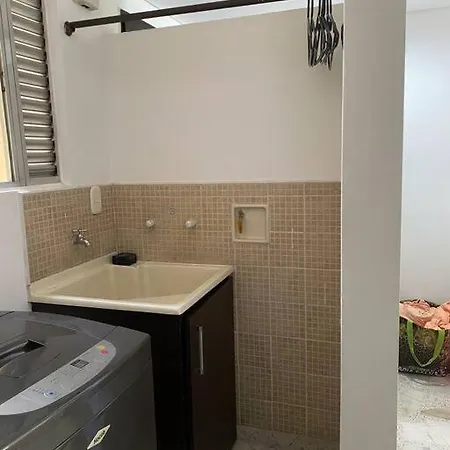 Apartamento Acogedor Barrio La Floresta Medellín Exterior foto