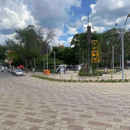 Apartamento Acogedor Barrio La Floresta Medellín Exterior foto